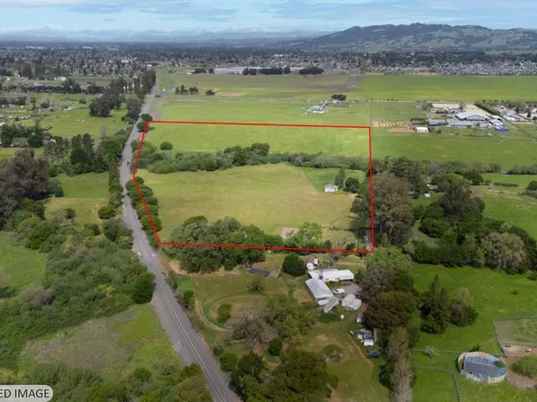 355 Formschlag Lane, Penngrove, CA 94951