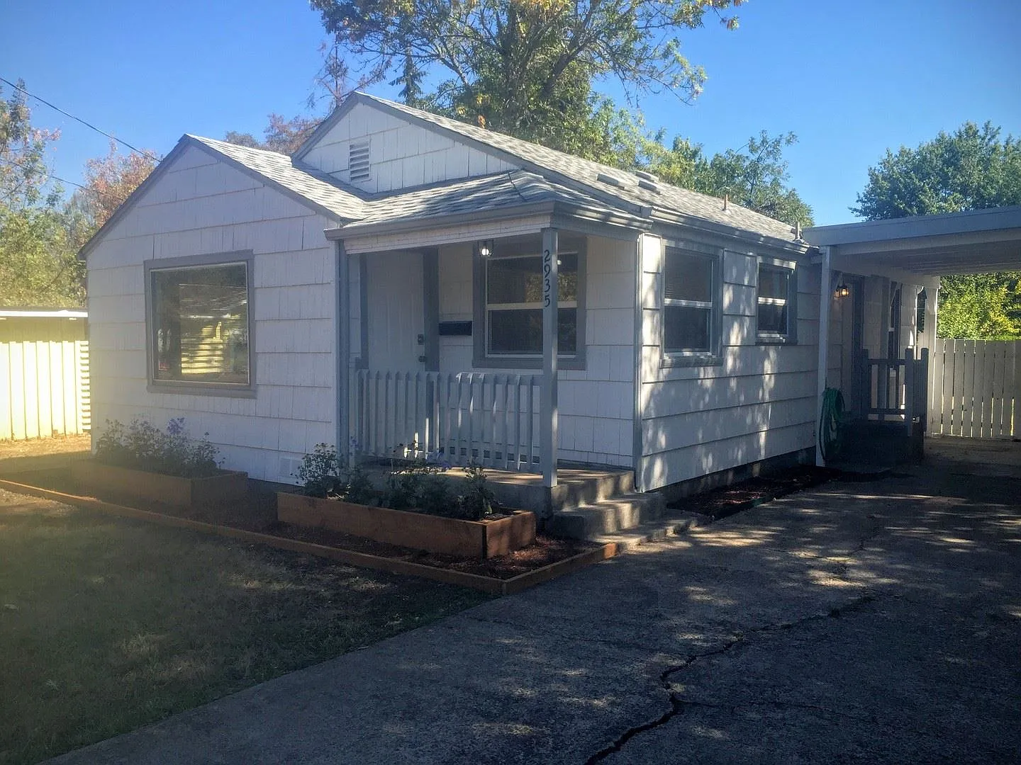 2935 Mill St photo 1