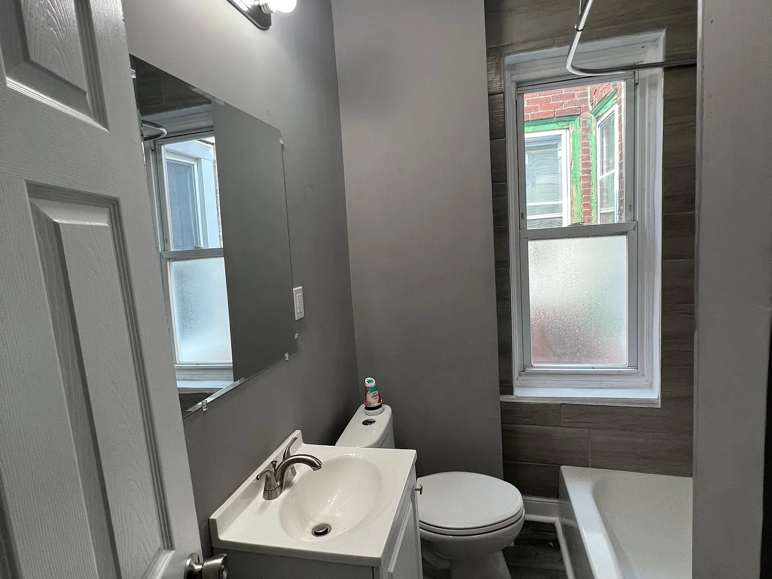 3 bed, 1225 sqft, $1,700 — Photo 4