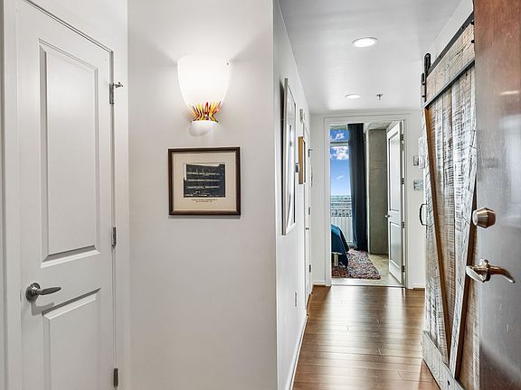 3rd image of 415 Church St APT 1515