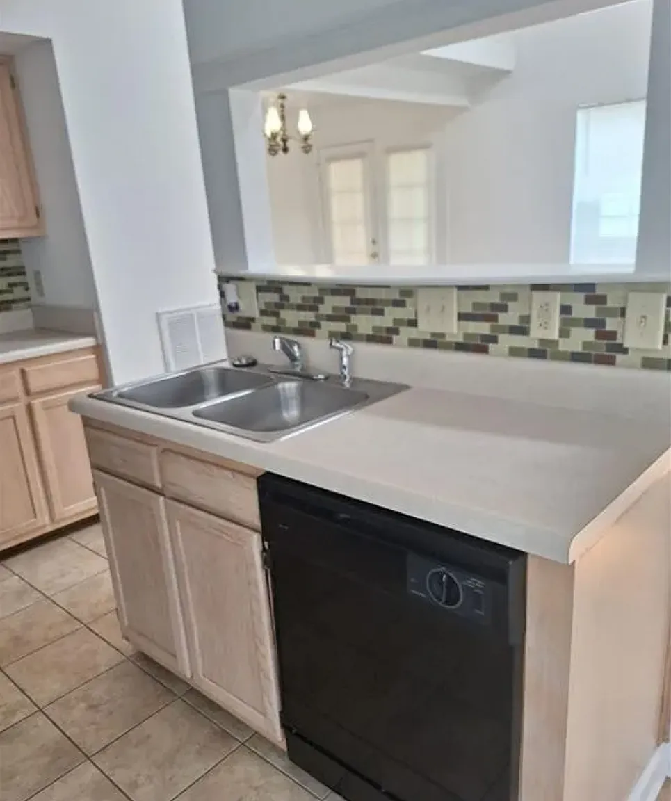 2 bed, 1003 sqft, $1,800 — Photo 4