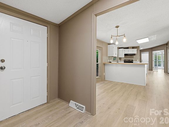 5th image of 154 Ridgedale Rd