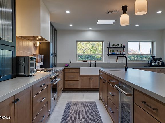 5th image of 3500 E LINCOLN Drive #1