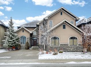 52 S Wentworth Cres SW, Calgary, AB T3H 0H1