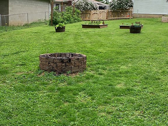 3rd image of 3427 Allens Ln