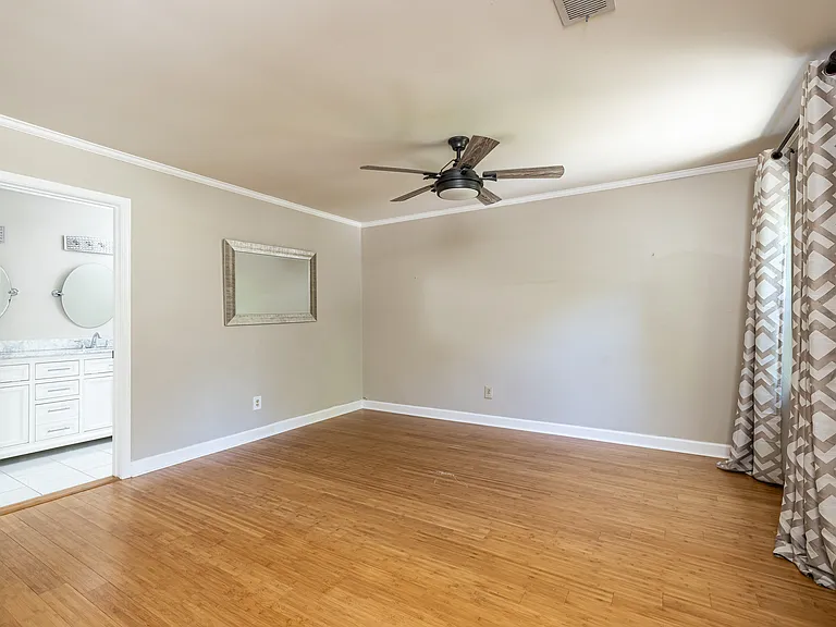 2124 Rockland Ct — Photo 36