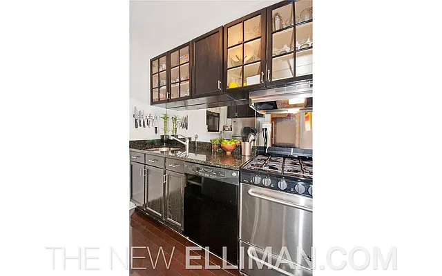 Sold by Douglas Elliman | media 10