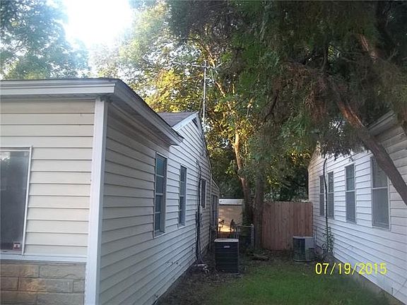 3rd image of 438 Hughes Dr