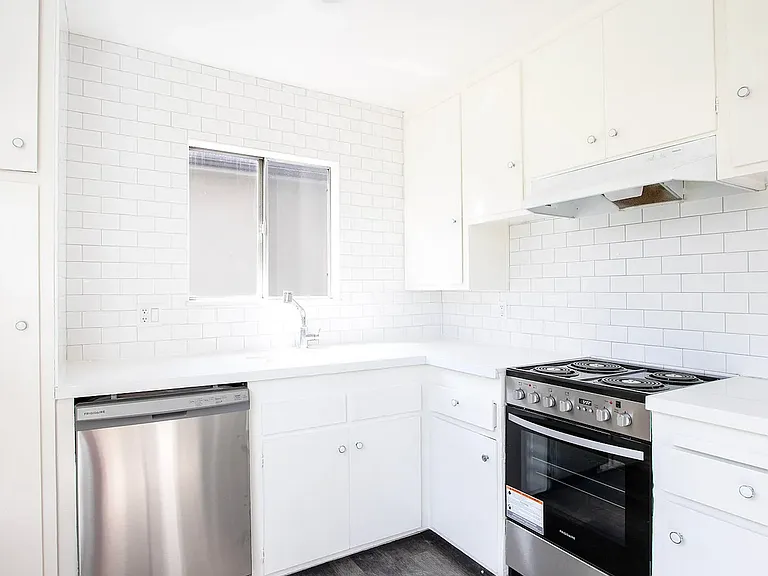 1323 14th St — Photo 13
