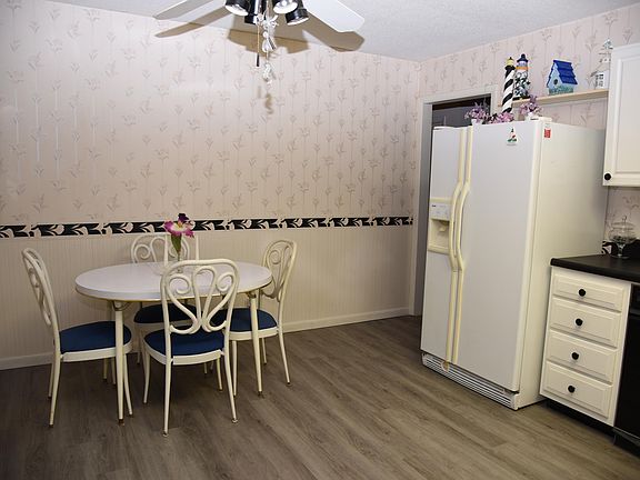 5th image of 7351 Bonny Kate Dr