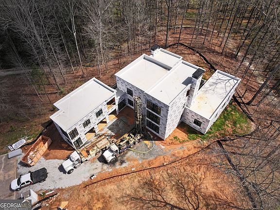 5th image of 140 Reed Way