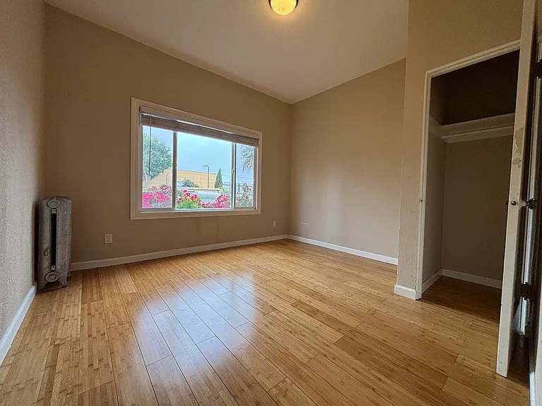 1955 Chestnut St #104 — Photo 8