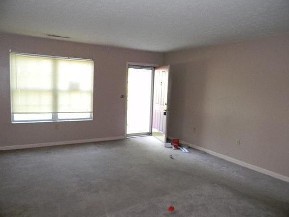 3rd image of 2033 Winton St