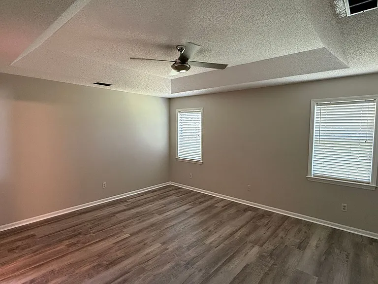 4370 Fellows Ln — Photo 11