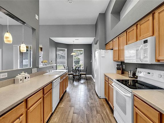 3rd image of 13219 Fox Glove St