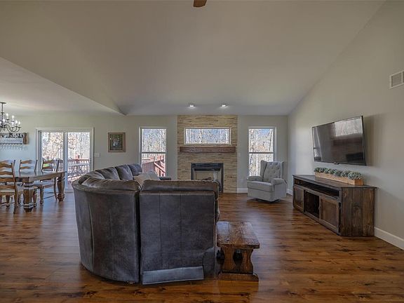 4th image of 180 Starview Dr