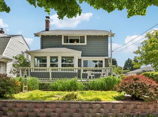 2780 S Linebarger Ter, Milwaukee, WI 53207