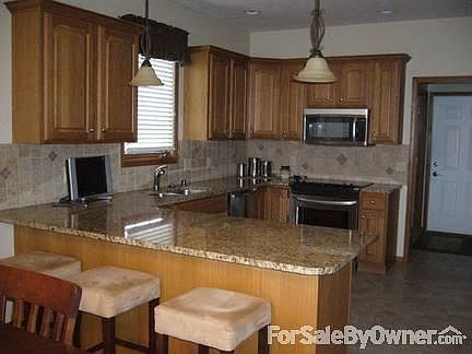 4th image of 200 Blue Springs Dr