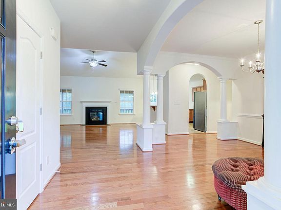 3rd image of 9409 Everette Ct