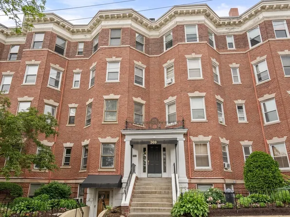369 Tappan St APT 8, Brookline, MA 02445