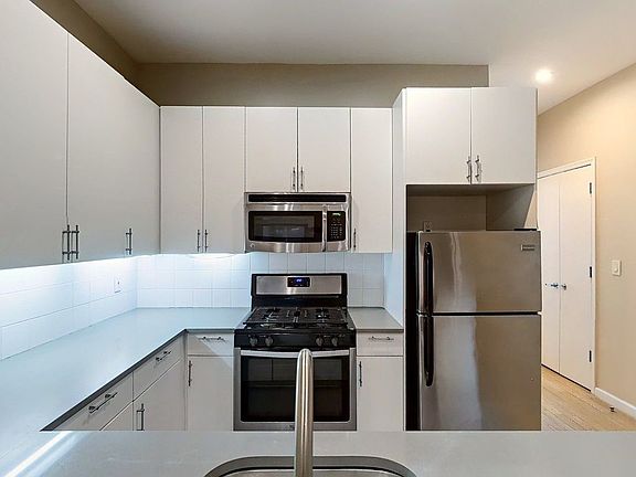 4th image of 230 W 113th St #D1