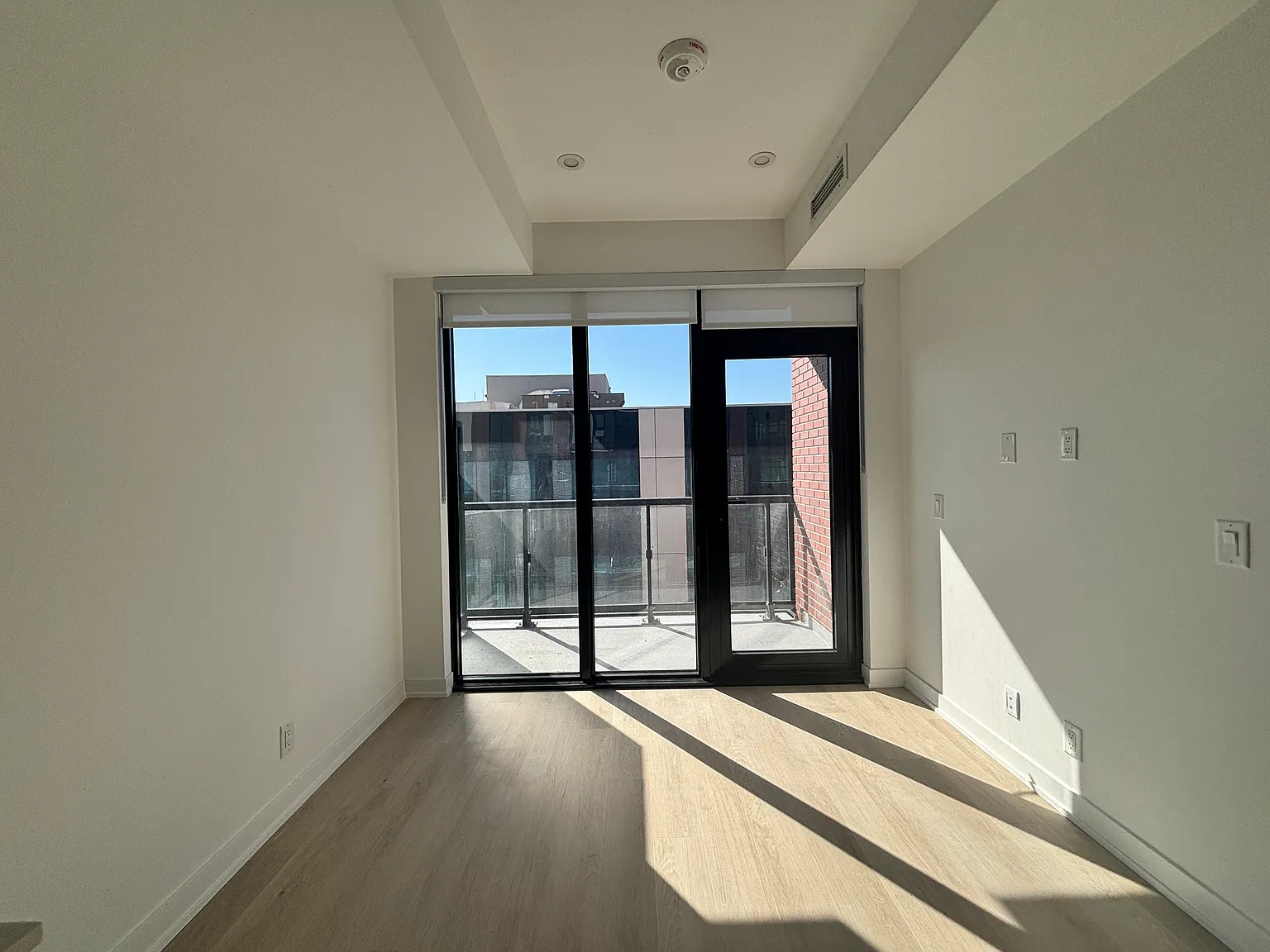1 bed, 465 sqft, $2,000 — Photo 3