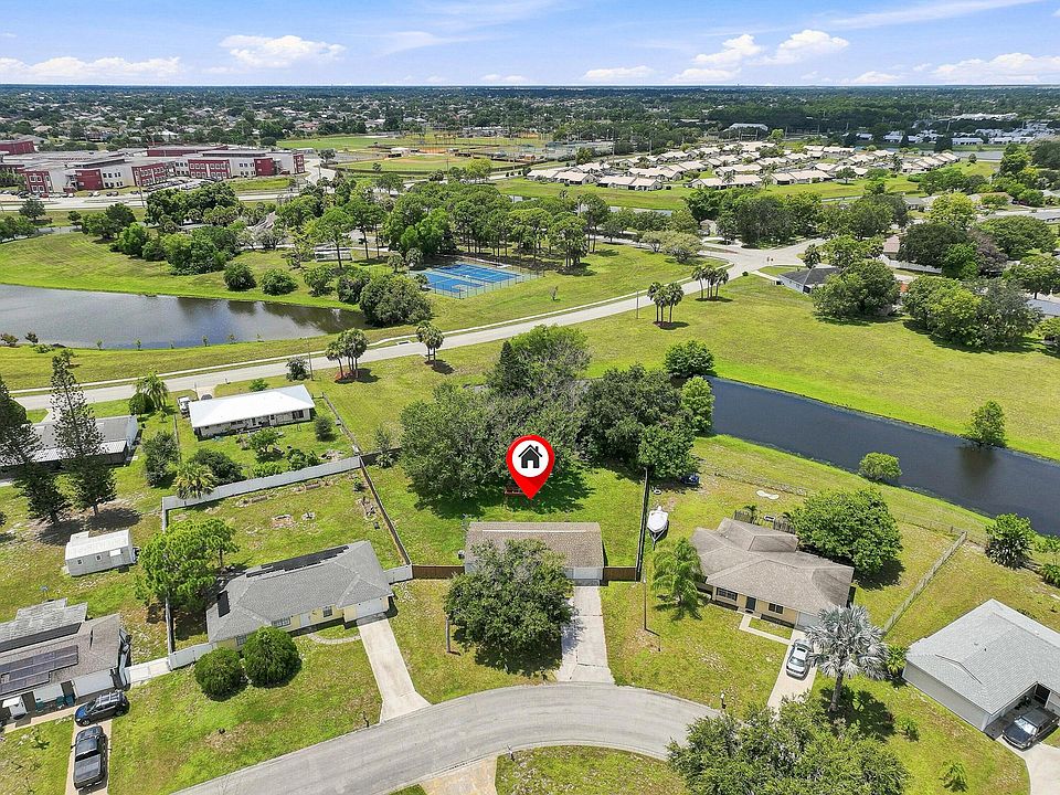 1st image of 484 SW EASTPORT Circle