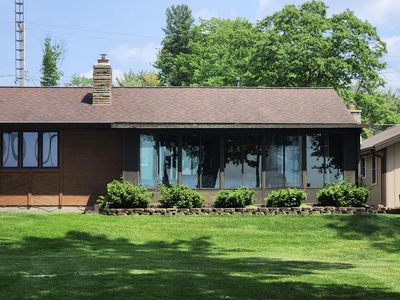 220 McDonald Dr, Houghton Lake, MI, 48629
