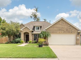 106 Austins Ct, Richwood, TX 77531