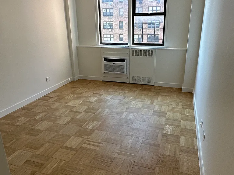 435 E 79th St #8F — Photo 9