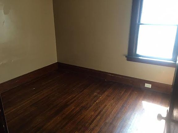 3rd image of 31 Houston St #1