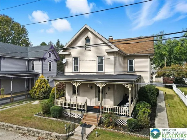 818 Thomas St, Stroudsburg, PA 18360