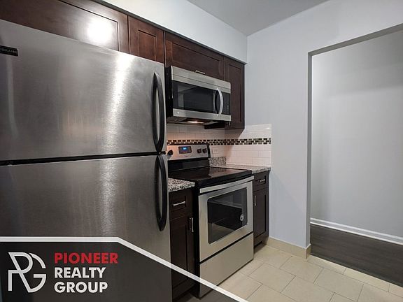 5th image of 7545 N Winchester Ave #7545301