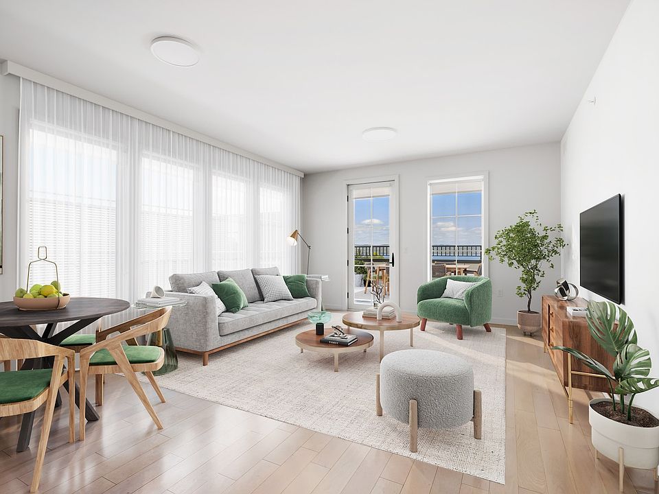 1st image of 7 S Highland Ave Unit 304