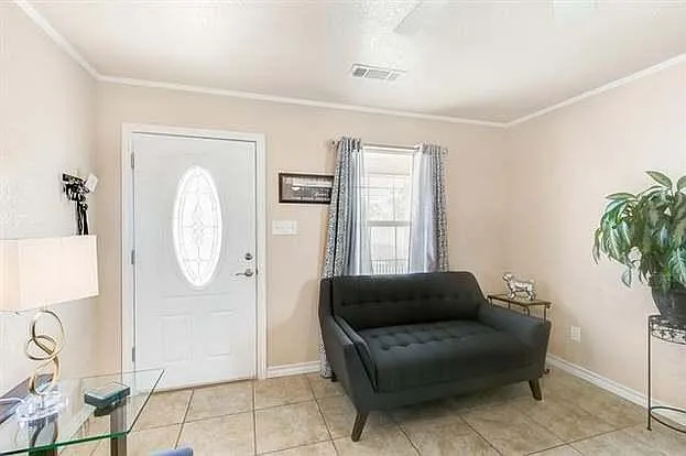 3152 Karen St — Photo 8