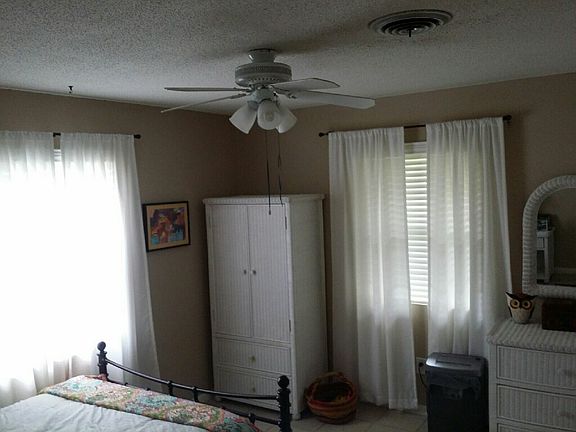 3rd image of 401 Highland Dr