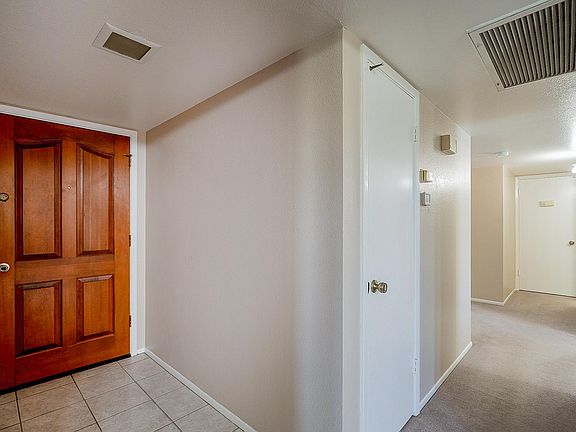 4th image of 1518 E Forge Ave