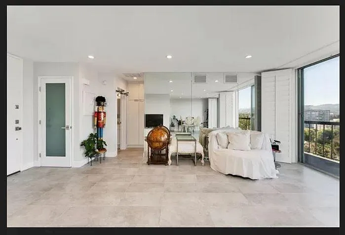 10751 Wilshire Blvd #1108 — Photo 2