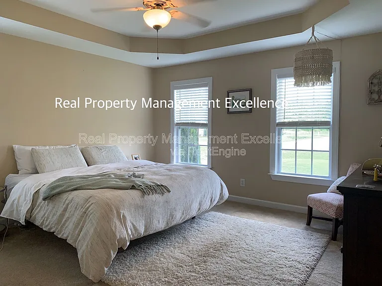 28 Clover Dr — Photo 8