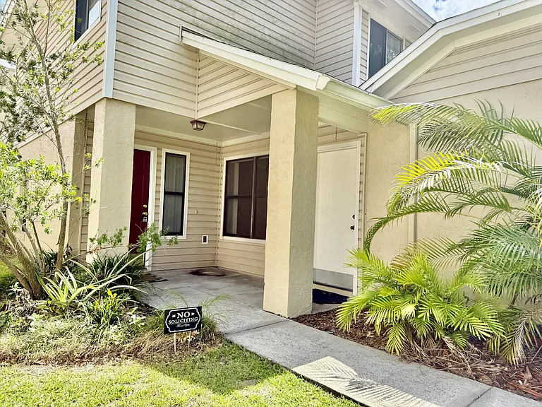 463 E Springtree Way — Photo 2
