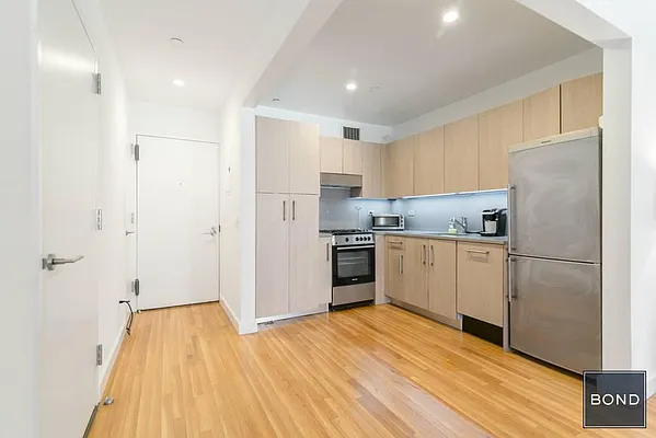 Rented by Bond New York | media 18