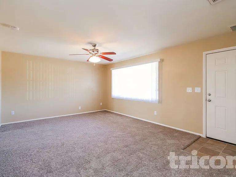 5017 W Sierra Vista Dr — Photo 3