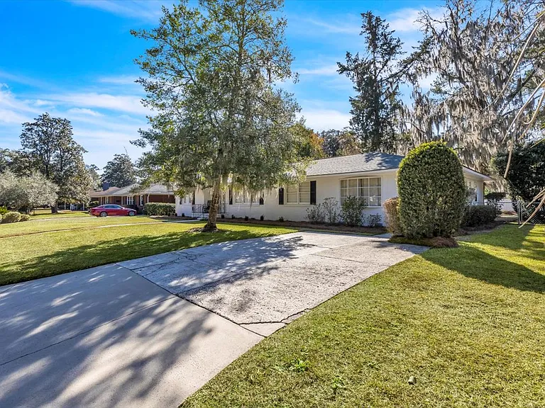 317 Kensington Dr — Photo 32