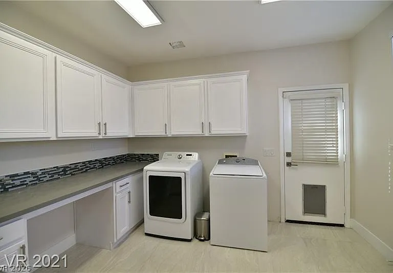 385 Glenridding St — Photo 29