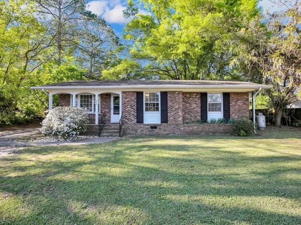 5213 Hornbeam Rd, Fayetteville, NC 28304