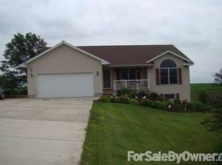 14300 2nd Rd, Darlington, WI 53530