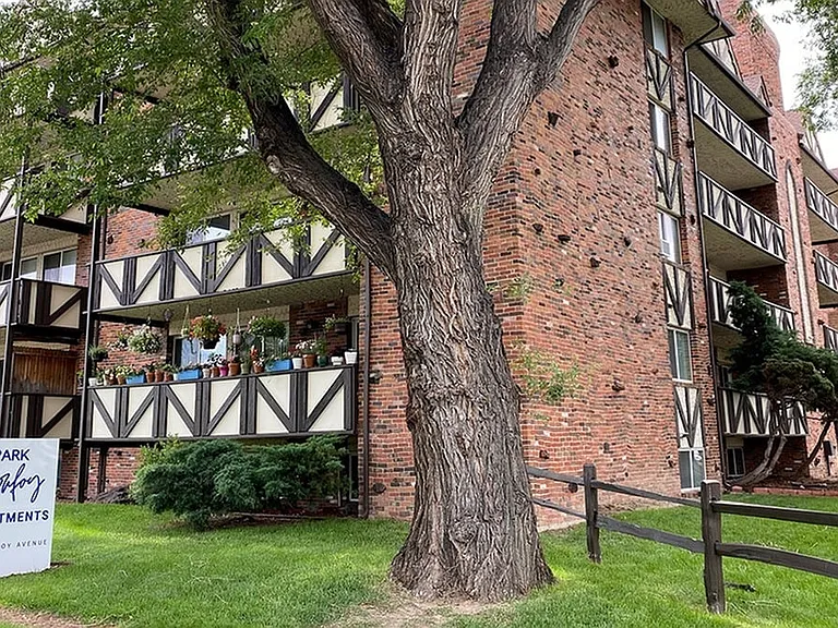 wh_parkbonfoy_exterior1_1200x675