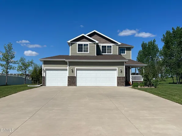401 Long Dr, Watford City, ND 58854