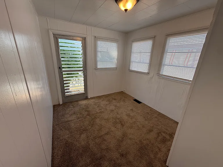 4851 W Gandy Blvd #31 — Photo 8