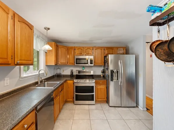 140 W Mountain St, Worcester, MA 01606